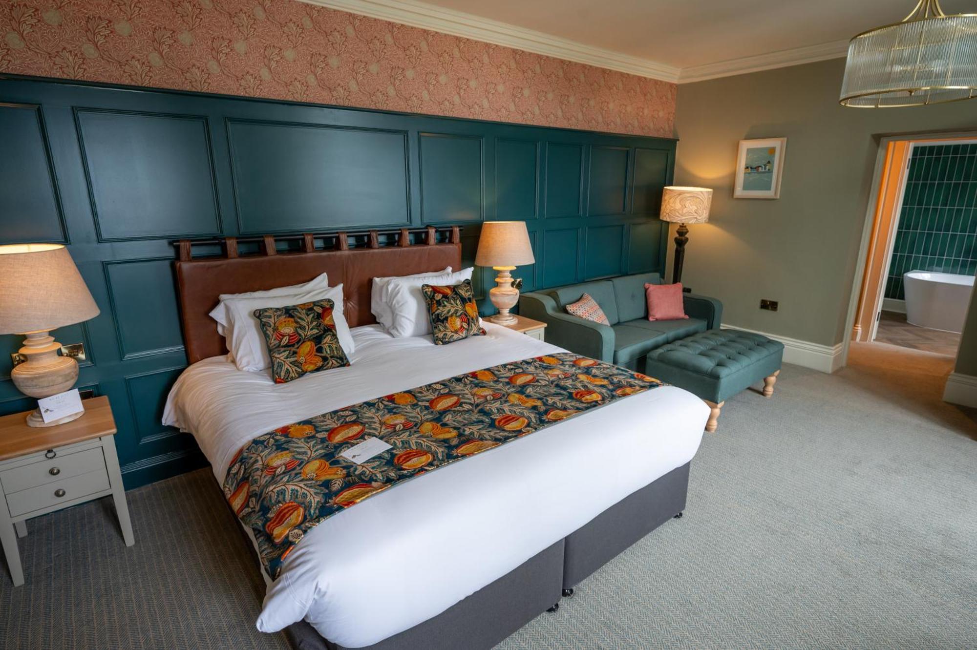 Hotel The Royal By Chef & Brewer Collection 4*