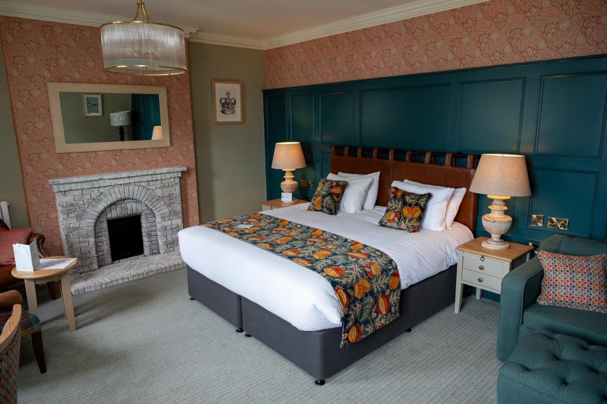 Hotel The Royal By Chef & Brewer Collection 4*